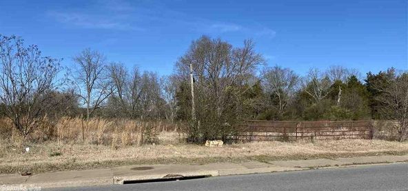 2350 E Oak St, Conway, AR 72032